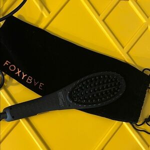 FoxyBae Black Hair Straightening Brush